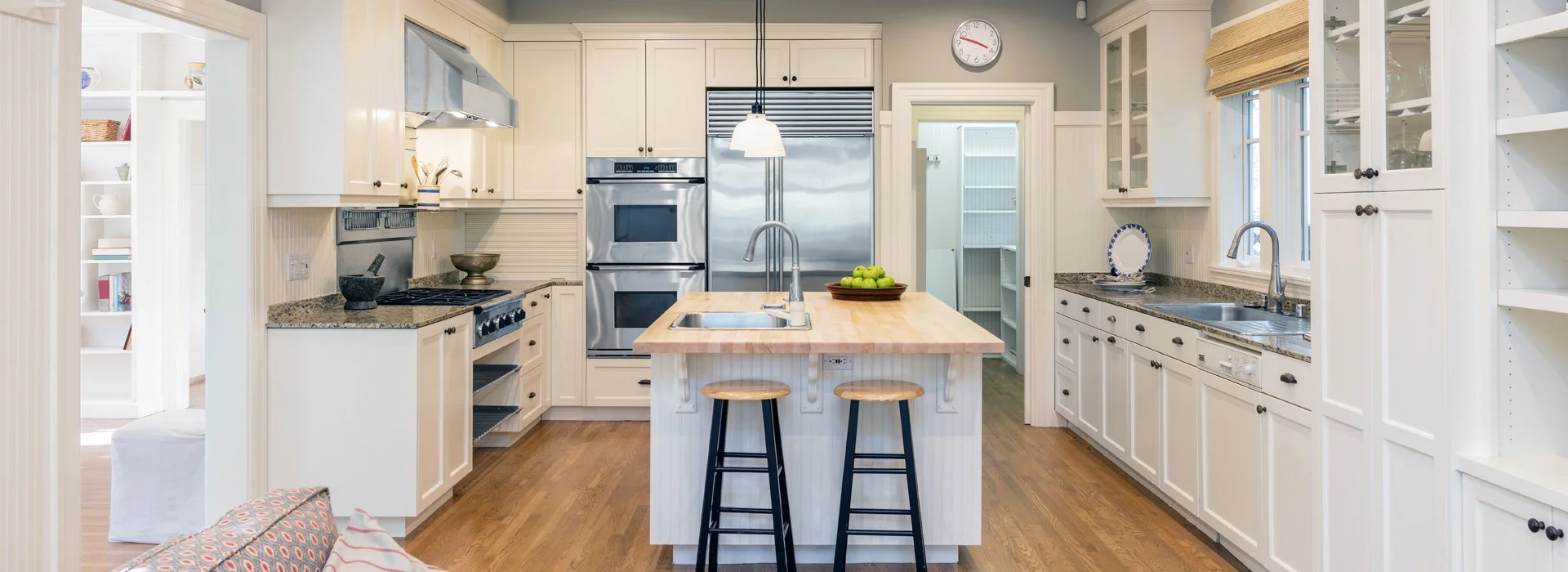 1 wall kitchen with island